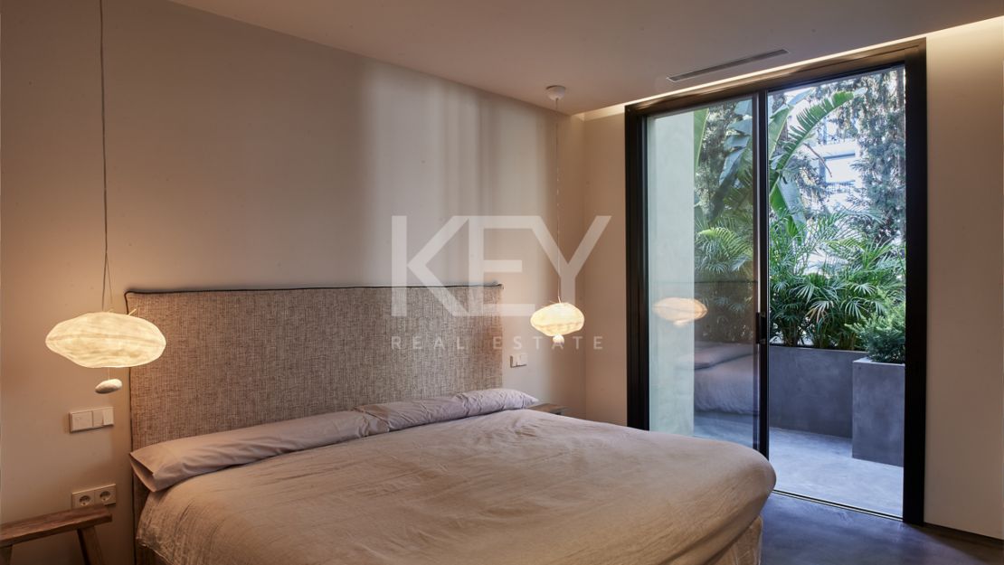 Magnificient villa with walking distance to the beach in Los Monteros, Marbella