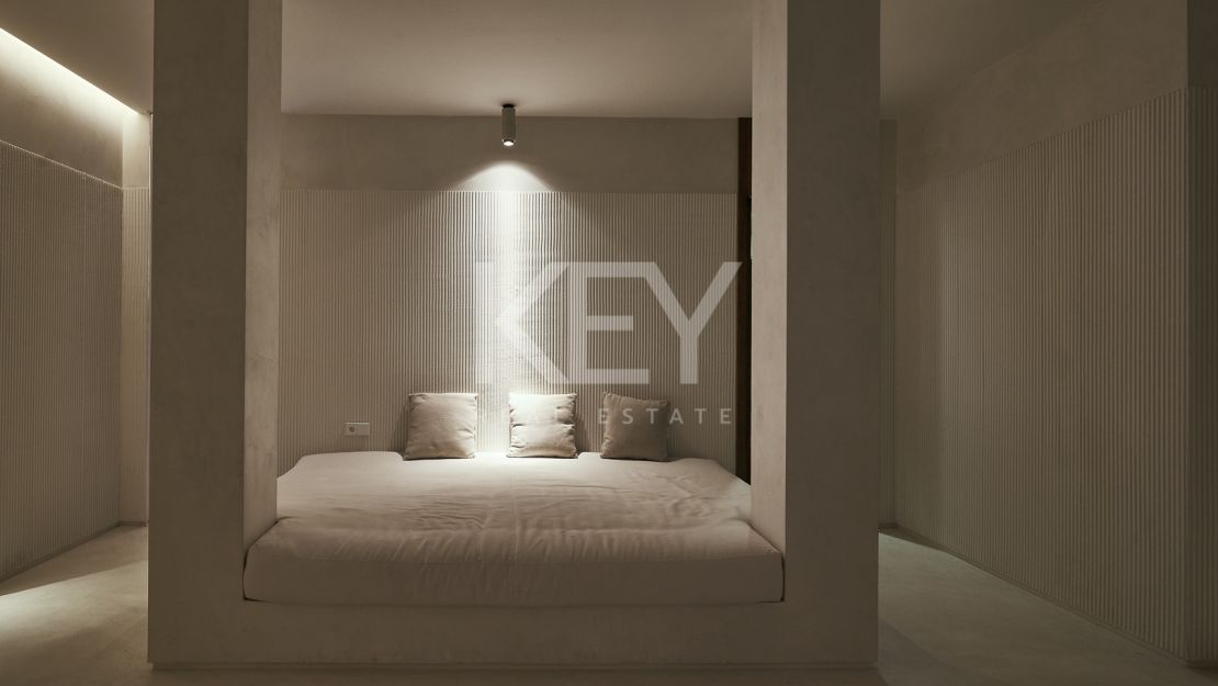 Magnificient villa with walking distance to the beach in Los Monteros, Marbella