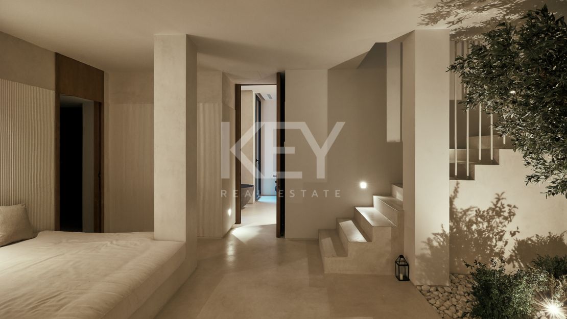 Magnificient villa with walking distance to the beach in Los Monteros, Marbella