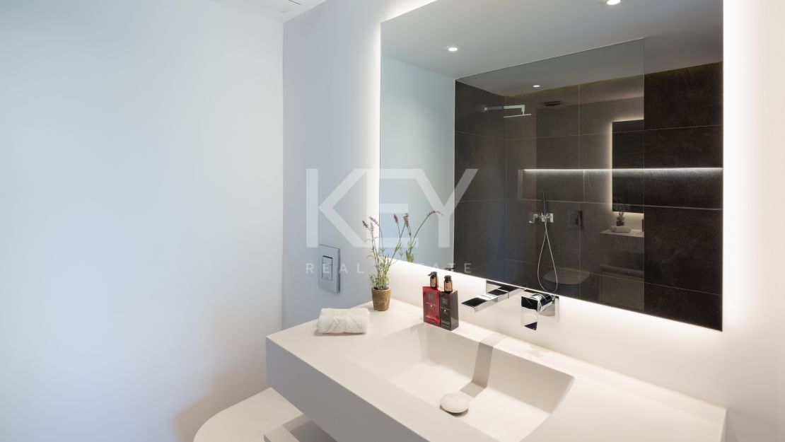 Fully Renovated Modern Villa in the Heart of Golf Valley, Nueva Andalucia for Sale