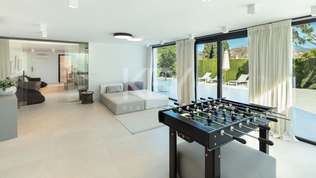 Fully Renovated Modern Villa in the Heart of Golf Valley, Nueva Andalucia for Sale