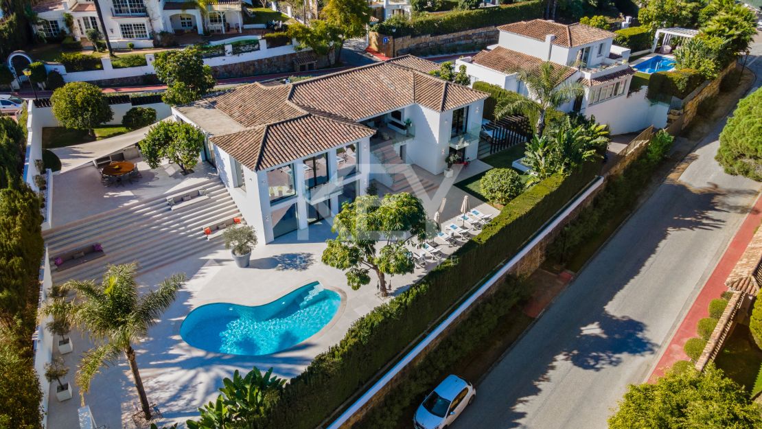 Fully Renovated Modern Villa in the Heart of Golf Valley, Nueva Andalucia for Sale