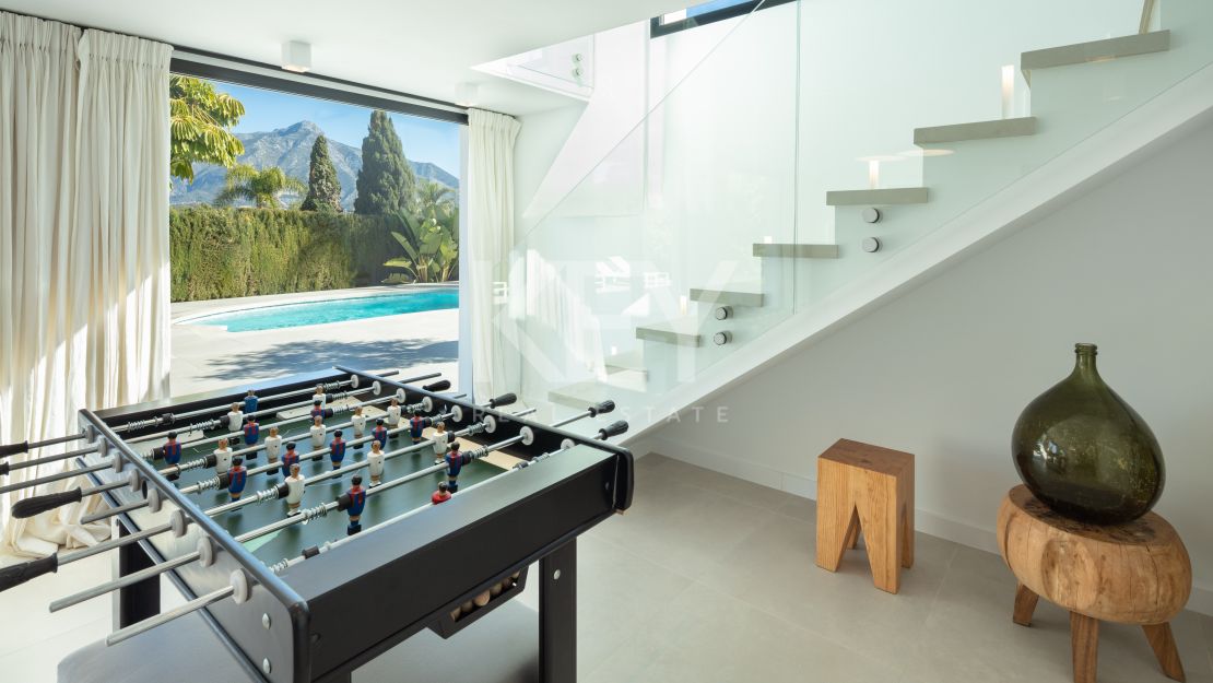 Fully Renovated Modern Villa in the Heart of Golf Valley, Nueva Andalucia for Sale
