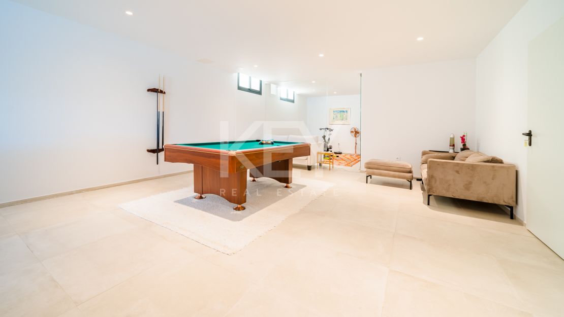 Villa Feera, Delightful Holiday Villa for Short-Term Rental in El Campanario, El Paraiso,  Estepona