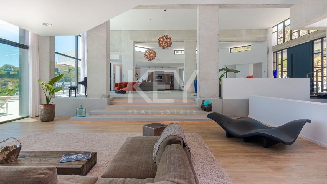 Impressive villa Paraiso Alto for rent in Benahavis