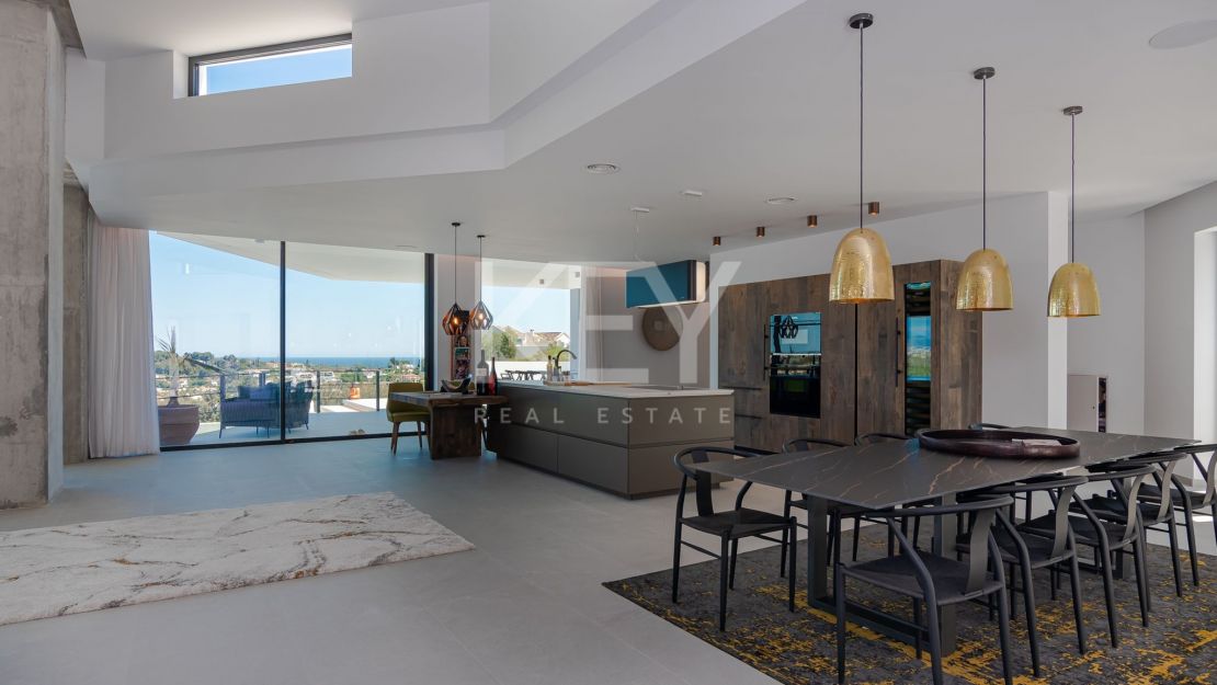Impressive villa Paraiso Alto for rent in Benahavis