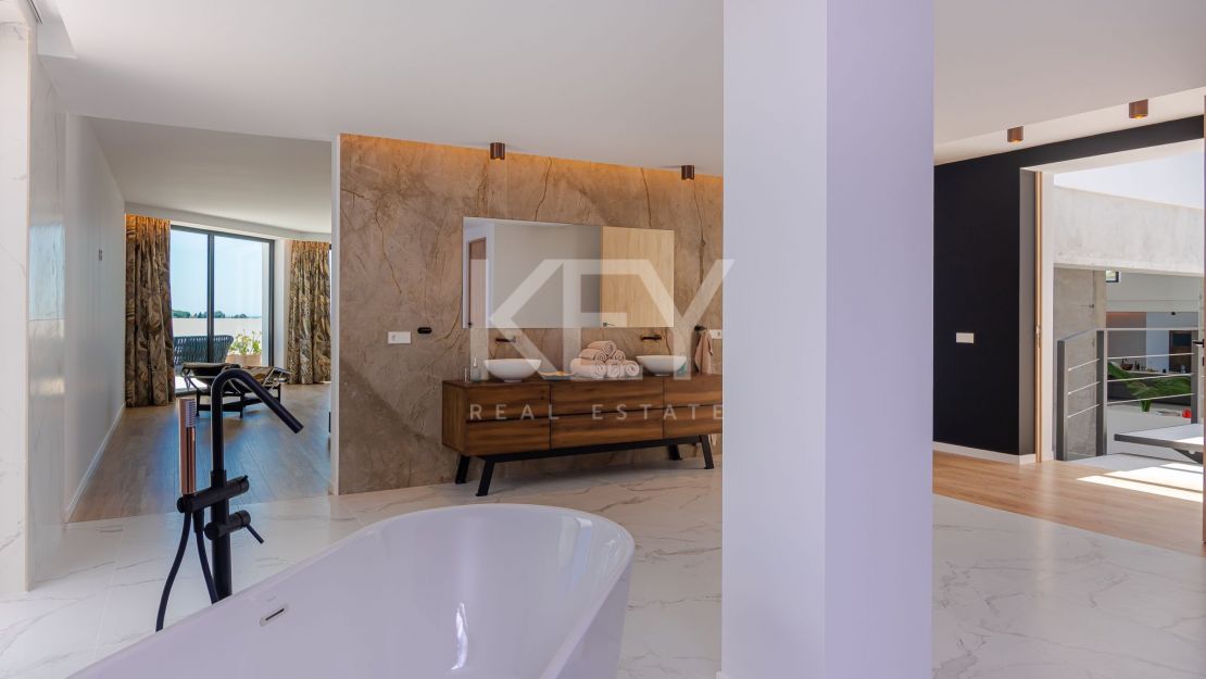 Impressive villa Paraiso Alto for rent in Benahavis