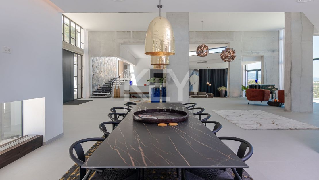 Impressive villa Paraiso Alto for rent in Benahavis