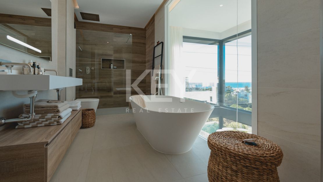 Fantástica villa adosada con impresionantes vistas en Río Real, Marbella