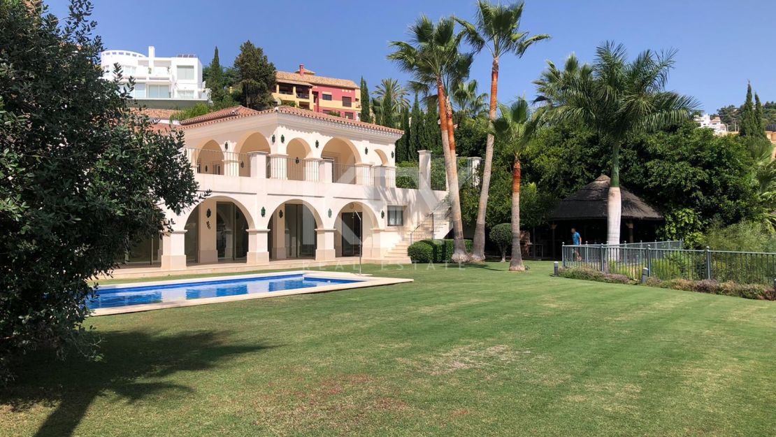 Luxury golf front villa located in Los Arqueros, Benahavis