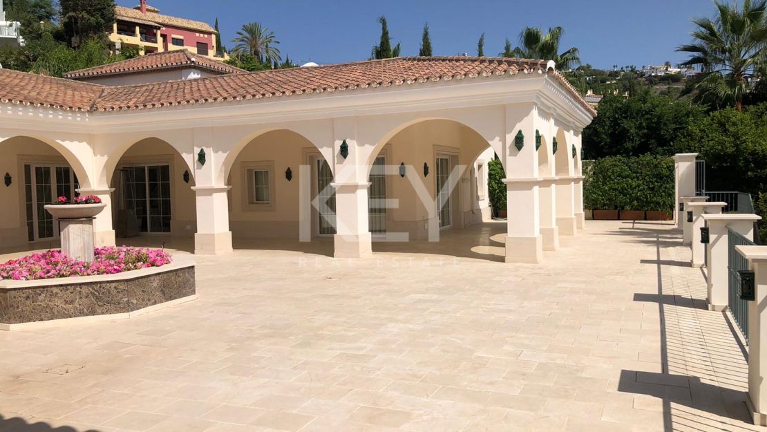 Luxury golf front villa located in Los Arqueros, Benahavis