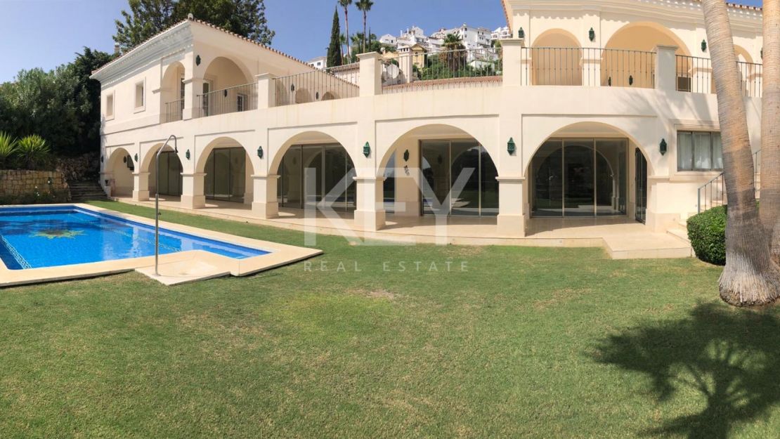 Luxury golf front villa located in Los Arqueros, Benahavis