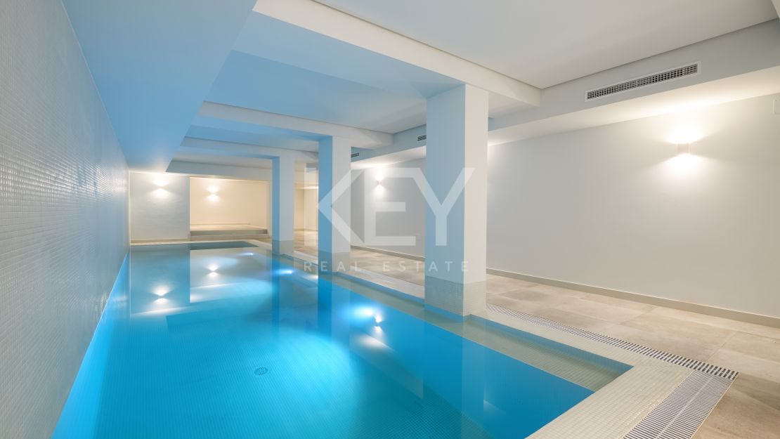 Villa on elevated plot with privacy and panoramic views in El Madroñal, Benahavis