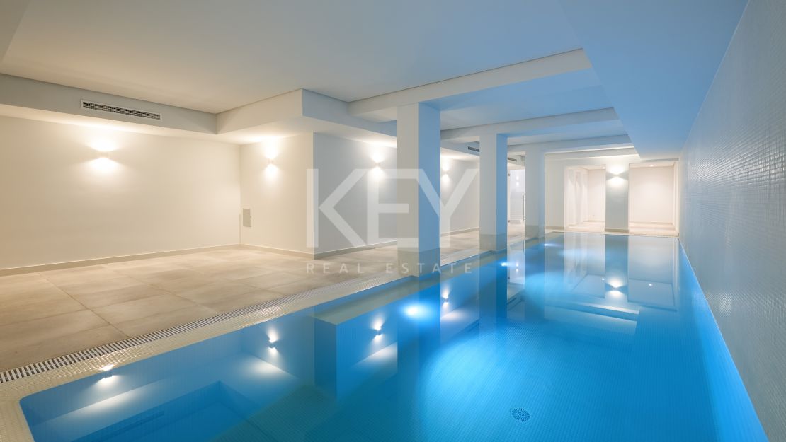 Villa on elevated plot with privacy and panoramic views in El Madroñal, Benahavis