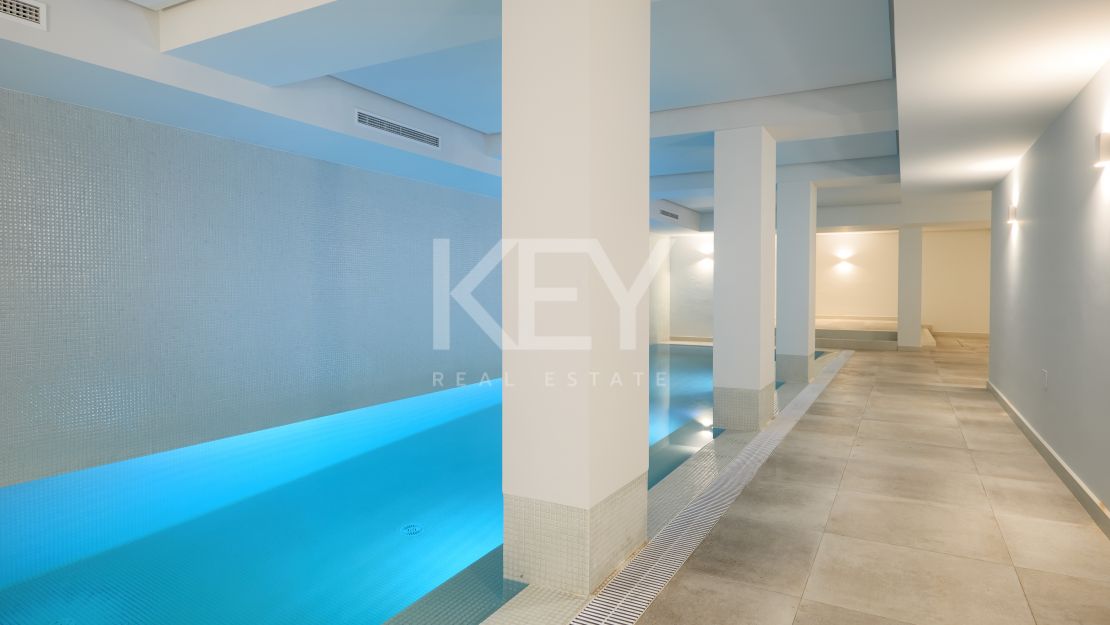 Villa on elevated plot with privacy and panoramic views in El Madroñal, Benahavis