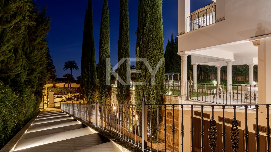 Villa Eloise: luxury holiday rentals with sea views in Golden Mile, Marbella