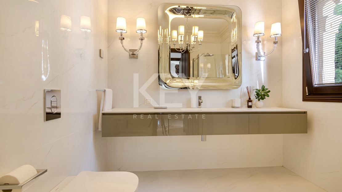Villa Eloise: luxury holiday rentals with sea views in Golden Mile, Marbella