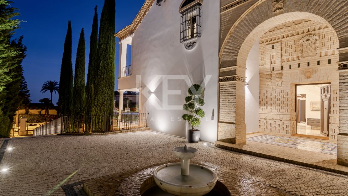 Villa Eloise: luxury holiday rentals with sea views in Golden Mile, Marbella