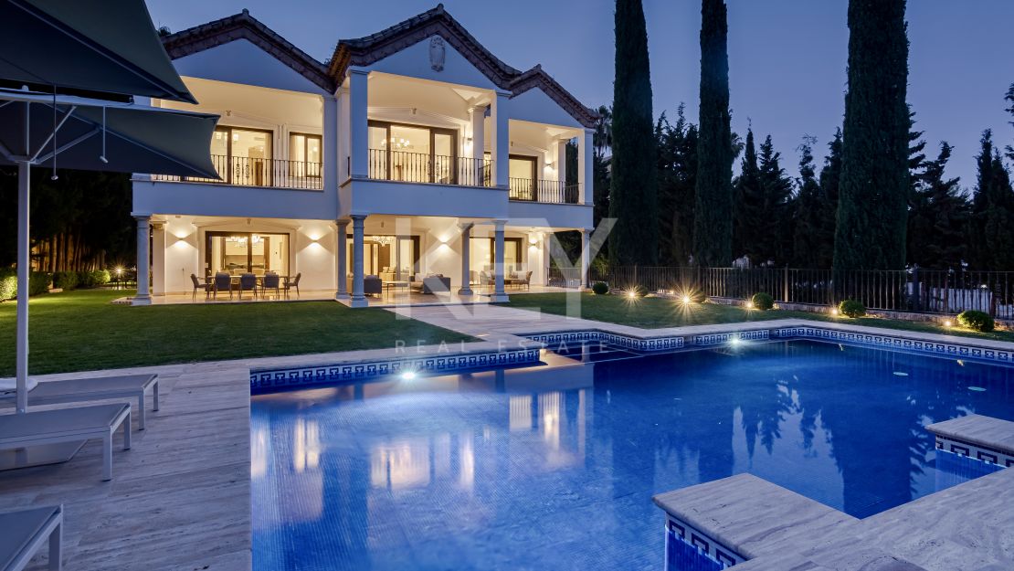 Villa Eloise: luxury holiday rentals with sea views in Golden Mile, Marbella