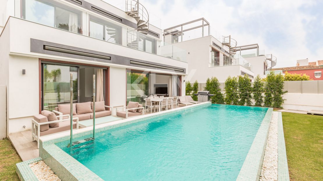 Villa de lujo junto a la playa en alquiler a corto plazo en Milla de Oro, Marbella