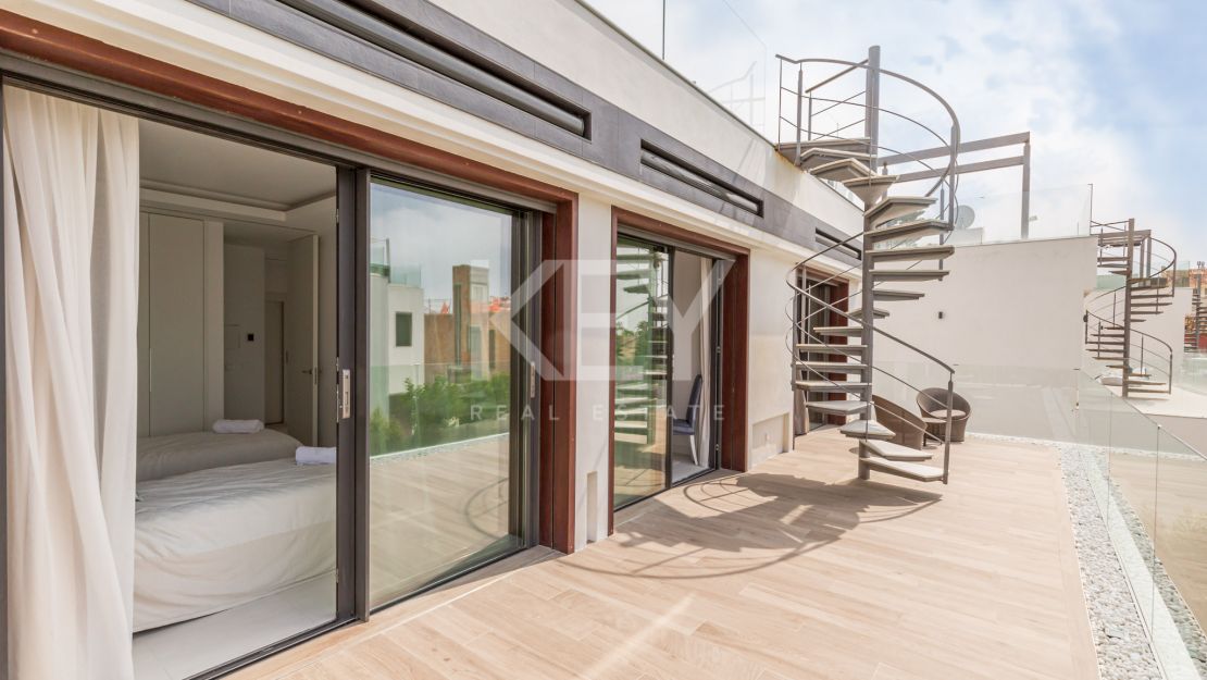 Villa de lujo junto a la playa en alquiler a corto plazo en Milla de Oro, Marbella