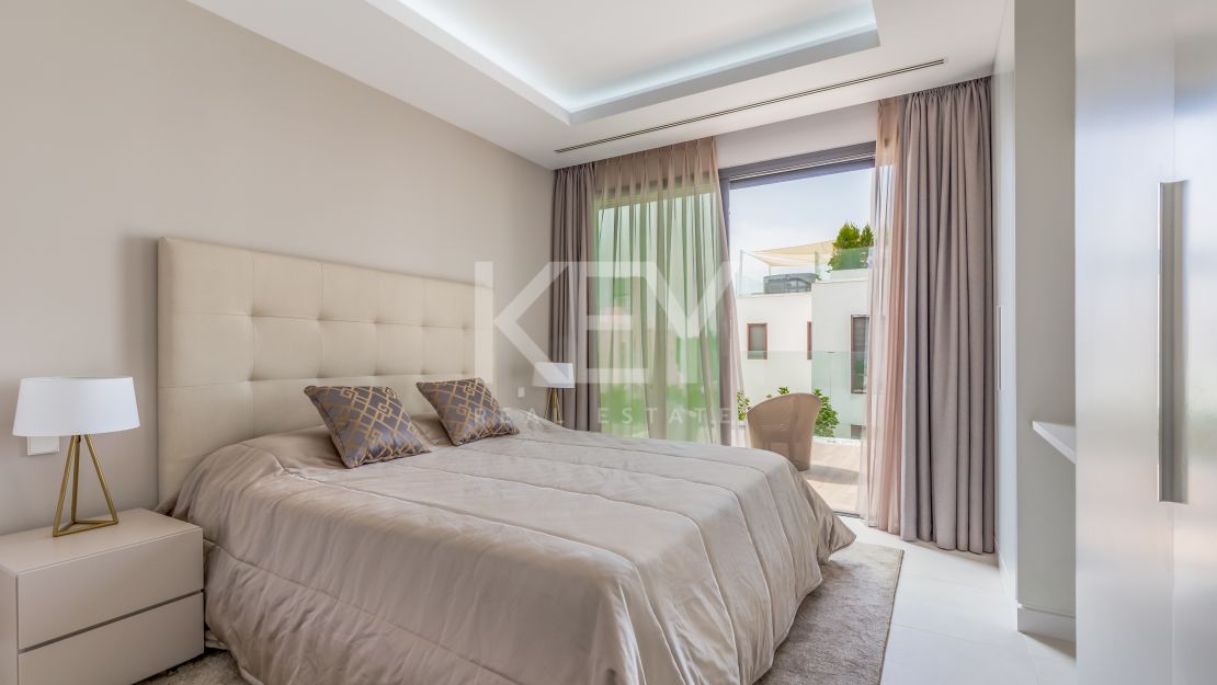 Villa de lujo junto a la playa en alquiler a corto plazo en Milla de Oro, Marbella