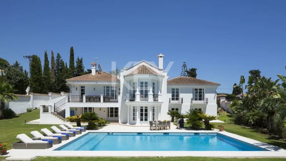 Villa Bethany: Una Villa de Lujo en Sierra Blanca, Marbella para Alquiler Vacacional