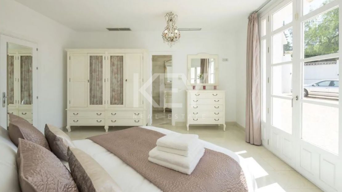 Villa Bethany: Una Villa de Lujo en Sierra Blanca, Marbella para Alquiler Vacacional