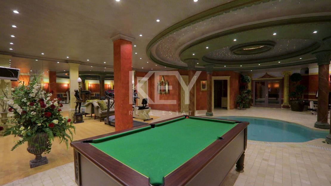 Villa Majestic: la escapada de vacaciones de sus sueños en primera línea de playa en la Cala de Mijas