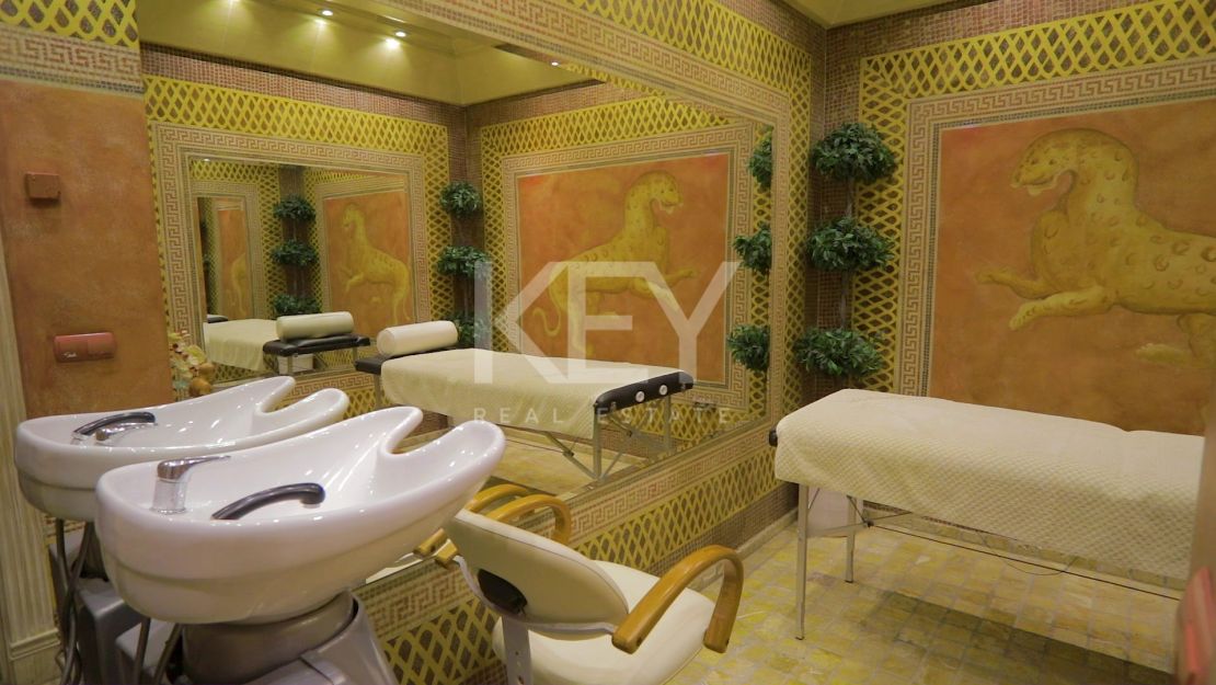 Villa Majestic: la escapada de vacaciones de sus sueños en primera línea de playa en la Cala de Mijas