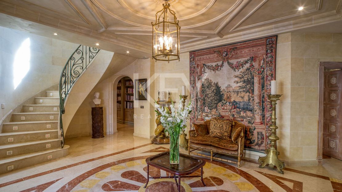 Villa Majestic: la escapada de vacaciones de sus sueños en primera línea de playa en la Cala de Mijas