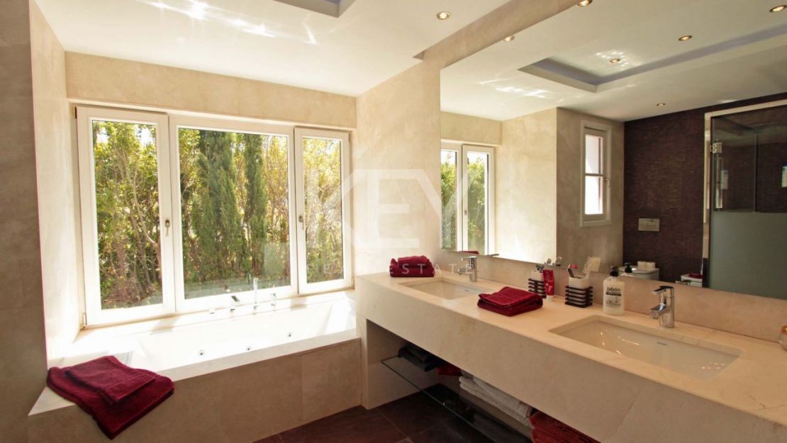 Villa en estilo mediterráneo en Gudalmina Baja, Marbella cerca de la playa