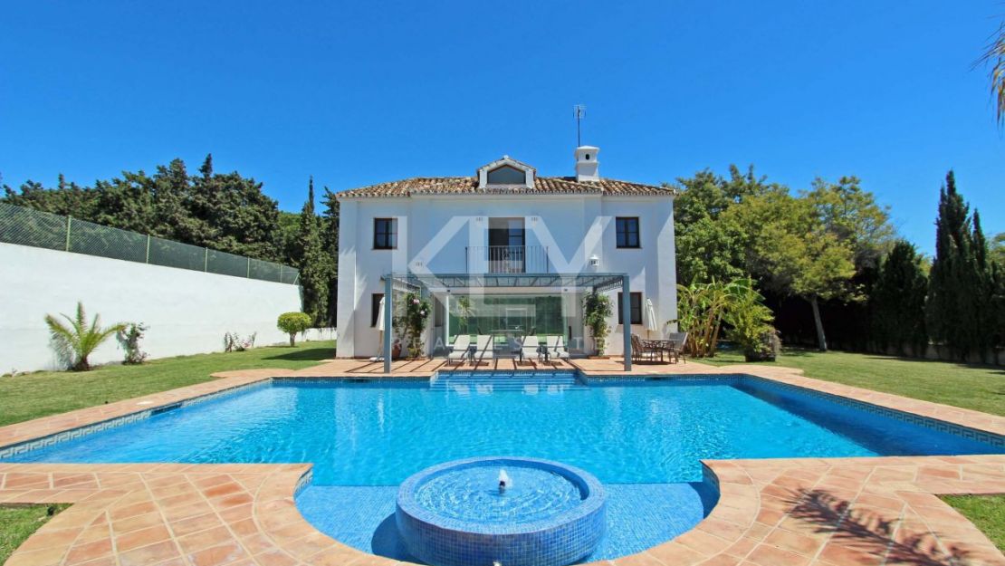 Villa en estilo mediterráneo en Gudalmina Baja, Marbella cerca de la playa