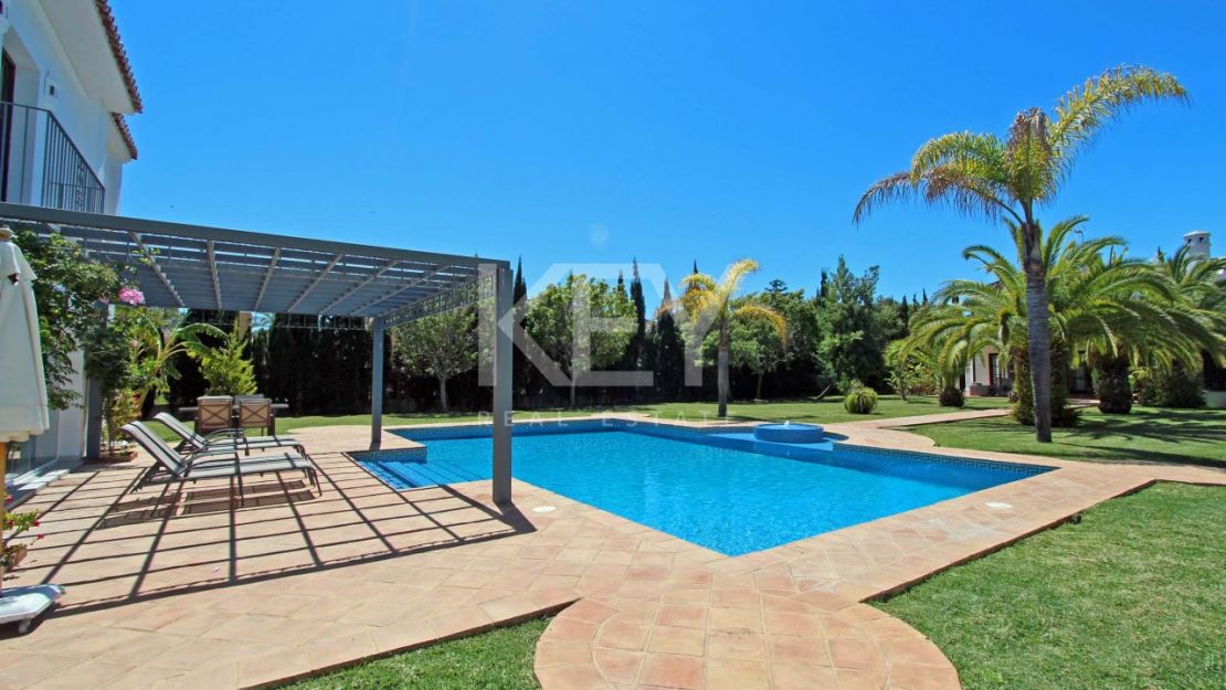 Villa en estilo mediterráneo en Gudalmina Baja, Marbella cerca de la playa