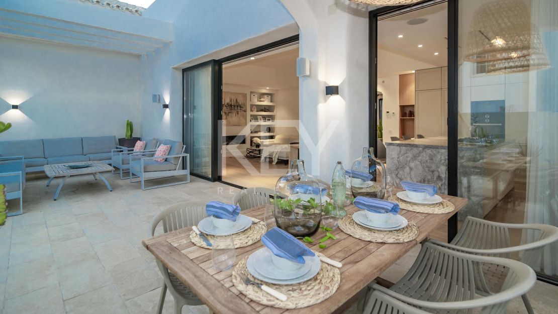 Villa Venice Beach: beachside villa in Golden Mile, Marbella