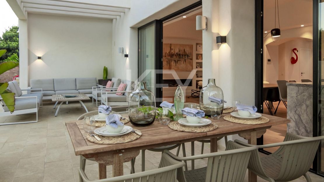 Villa Venice Beach: beachside villa in Golden Mile, Marbella