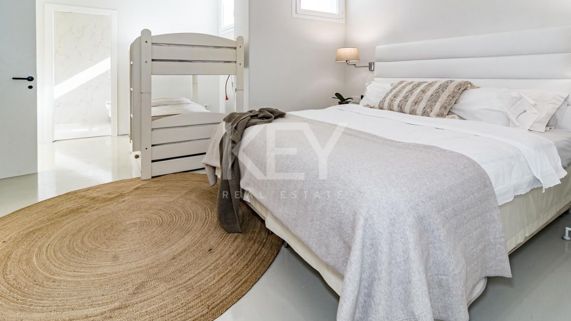 Villa Venice Beach: beachside villa in Golden Mile, Marbella