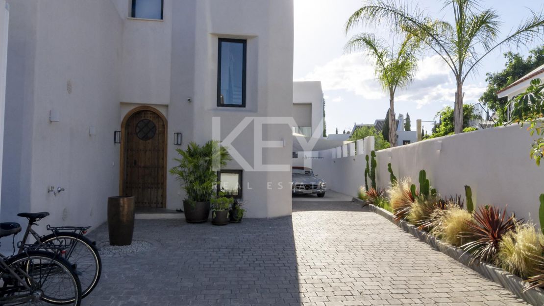 Villa Venice Beach: beachside villa in Golden Mile, Marbella