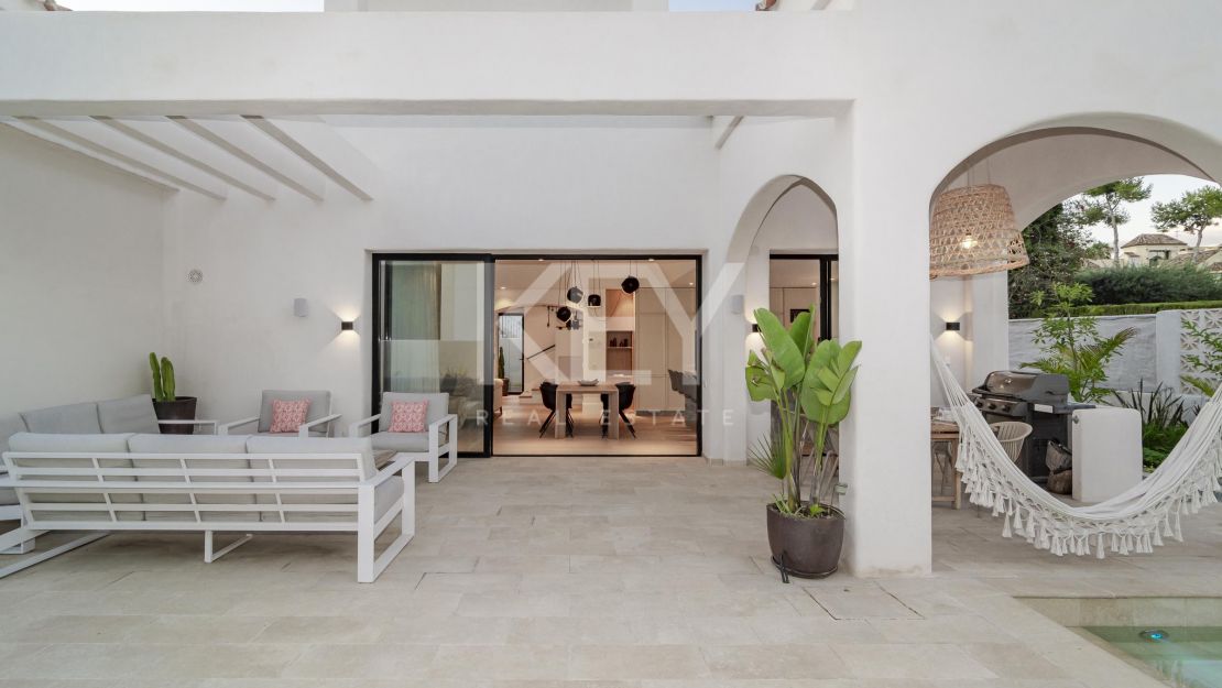 Villa Venice Beach: beachside villa in Golden Mile, Marbella