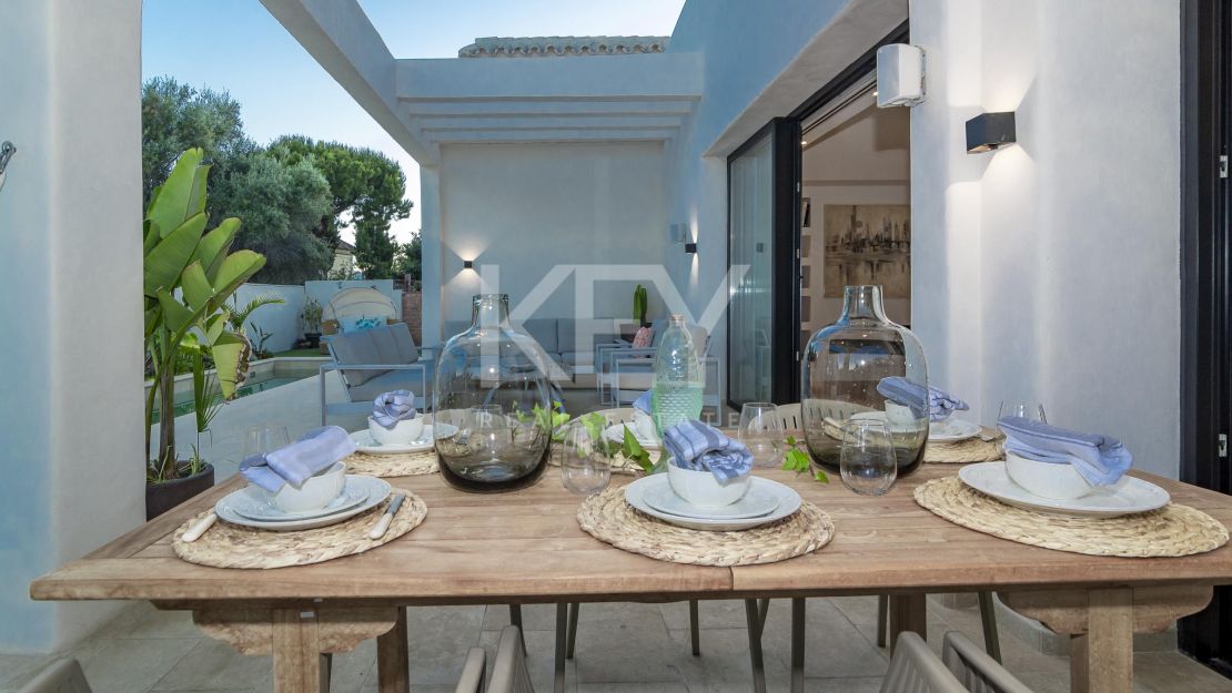 Villa Venice Beach: beachside villa in Golden Mile, Marbella