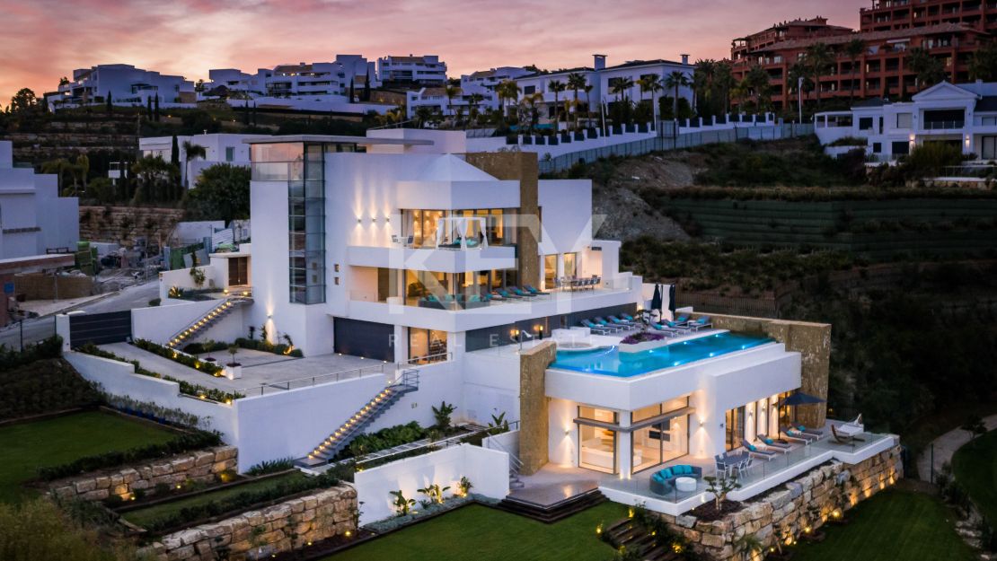  Villa La Vie: Luxury Holiday Rental in Los Flamingos Golf, Benahavis