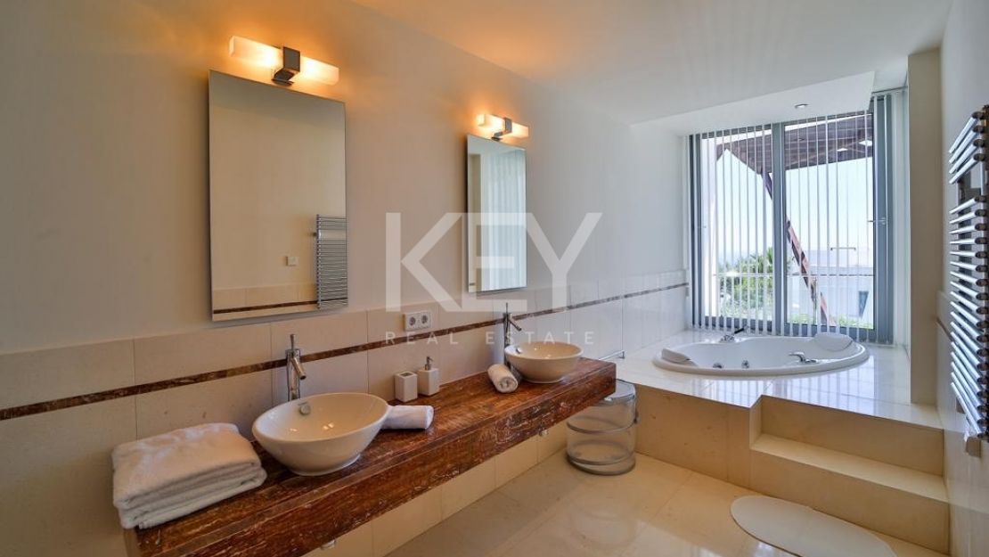 Luxury and modern townhouse for rent  in Sierra Blanca, Marbella