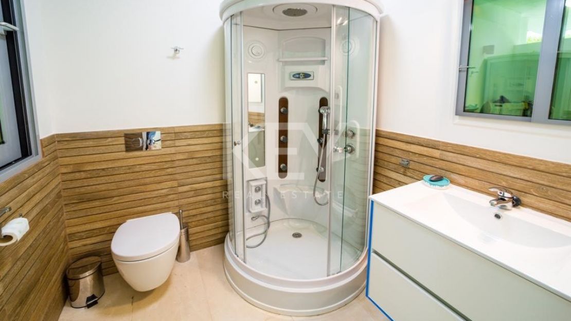 Luxury and modern townhouse for rent  in Sierra Blanca, Marbella