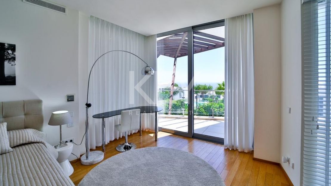 Luxury and modern townhouse for rent  in Sierra Blanca, Marbella