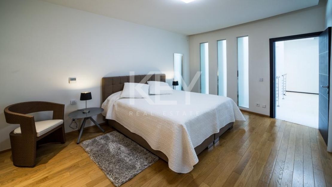 Luxury and modern townhouse for rent  in Sierra Blanca, Marbella