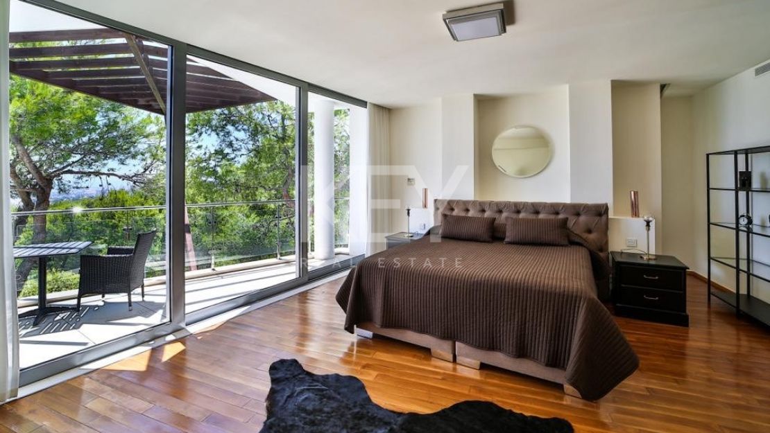 Luxury and modern townhouse for rent  in Sierra Blanca, Marbella