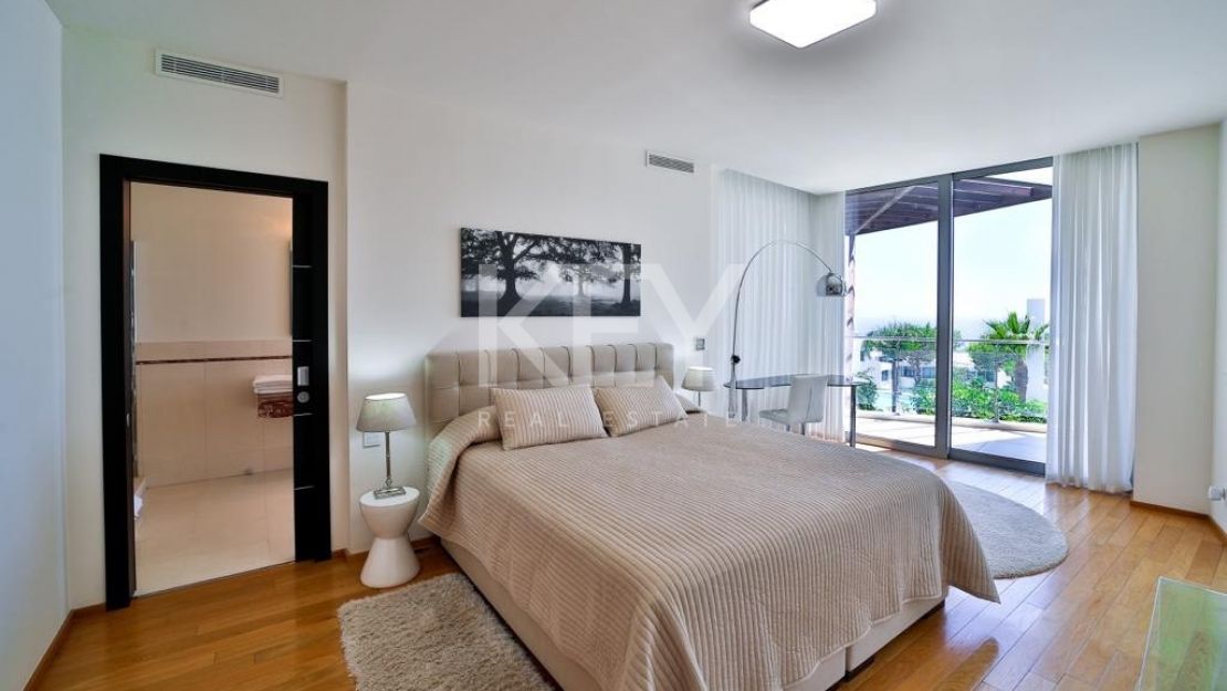 Luxury and modern townhouse for rent  in Sierra Blanca, Marbella