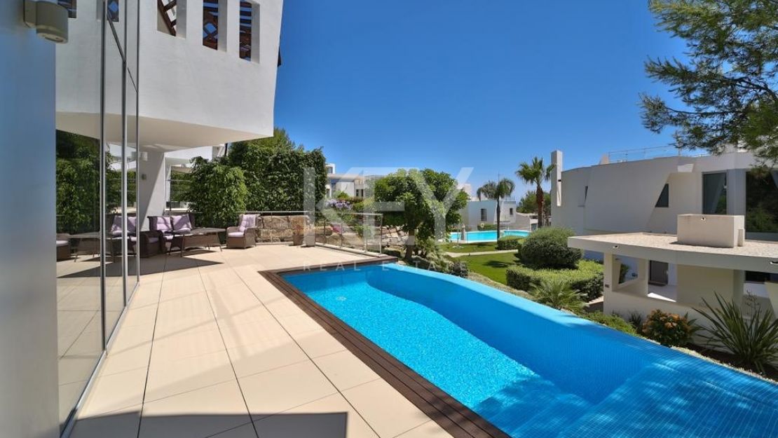 Luxury and modern townhouse for rent  in Sierra Blanca, Marbella
