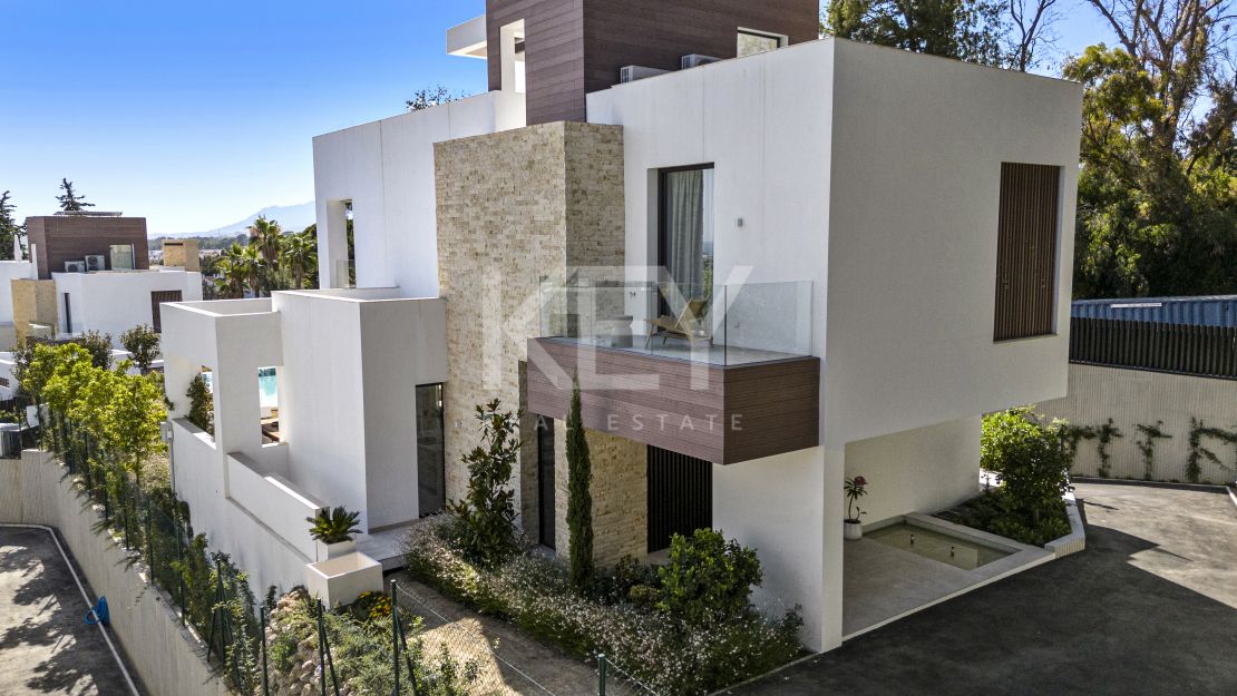 Brand new sea views villa in gated community in Golden Mile, Marbella