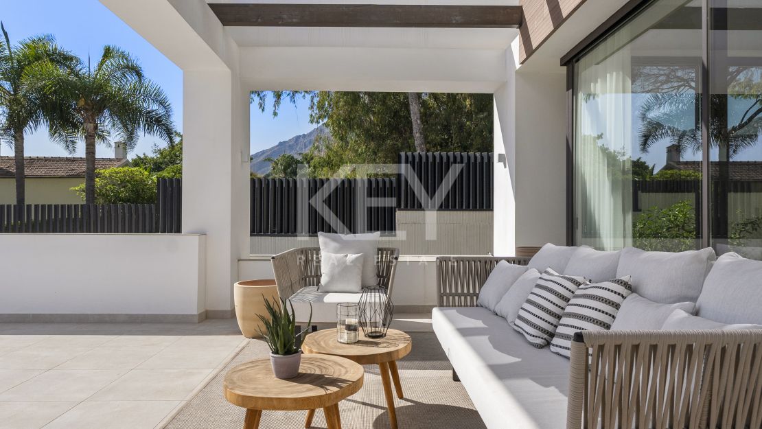 Brand new sea views villa in gated community in Golden Mile, Marbella